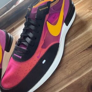 Nike Waffle One Active
Fuschia Yellow DA7995-600 men’s size 10 new